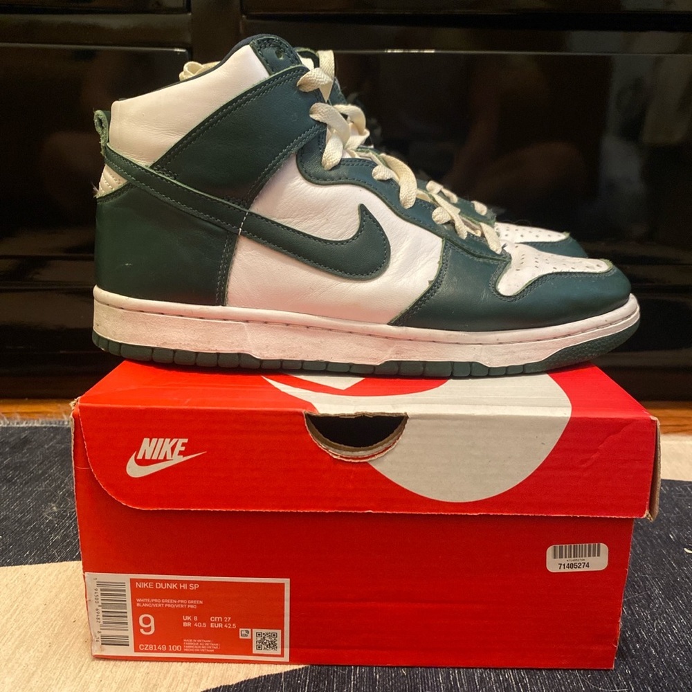 NIKE Green Spartan Dunk Hi
GOAT verified 9